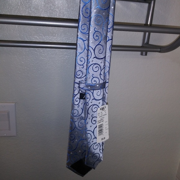 NWT Tie - Picture 2 of 5